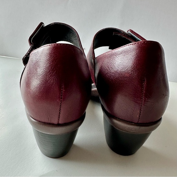NAOT  Women’s Red Leather Open Toe Shoes Size 6 or 36 - Picture 5 of 7